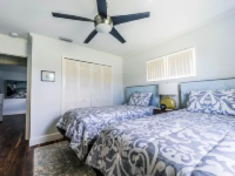 Beautifully Appointed 3BR / 2 Bath Home close to Beach & Iconic Atlantic Ave Hotels in Boynton Beach