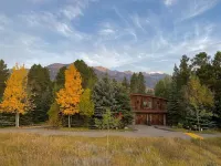 Peaceful Top Corner Condo-Minutes to GT Nat'l Park, Great Views & Deck with BBQ!