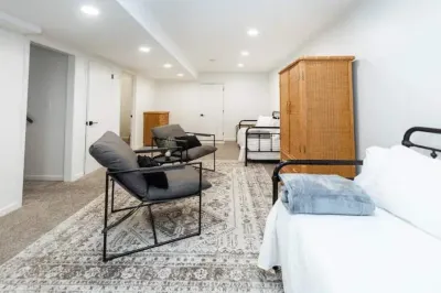 Thornton Place-Fenced Yard-Great Neighborhood-Close to IU Hotels near Indiana University Bloomington