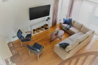 Newly Furnished Open Air Home, Steps to the Beach