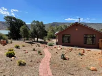 Sedona Hiker’s Retreat with hot tub - 욕조