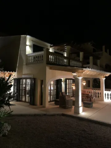 Casa Suliar with Shared Pool & Fantastic Panoramic Harbour View