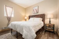 Cozy Getaway w/ Theater and Hot Tub