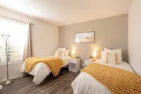 3 Bedrooms, Sleeps 7, Pool/Spa, Tennis/Pickleball, Red Rock Views, Restaurants