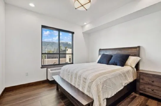 #303 1bed /1bath APT With view and gym close to GNP in Columbia falls.