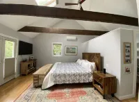 Vineyard Vacation Retreat with HOT TUB Hotels near Trinity Park Tabernacle