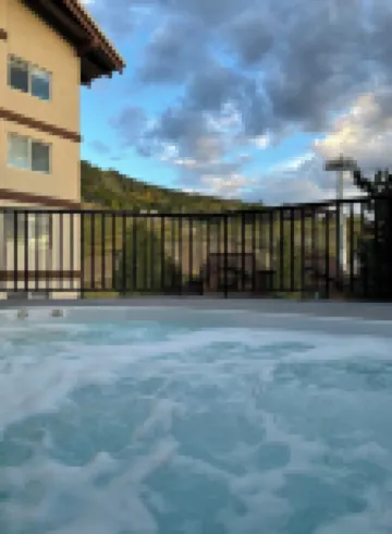 Mountainside ski-in condo near Ski Time Square