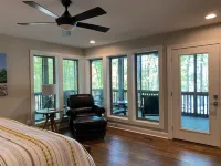 New to VRBO! Spacious Home with Multiple Porches and Private Dock - balcony