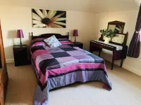 Luxury Self-Catering Traditional Family Farmhouse in John o’Groats, Caithness Hotel di Wick