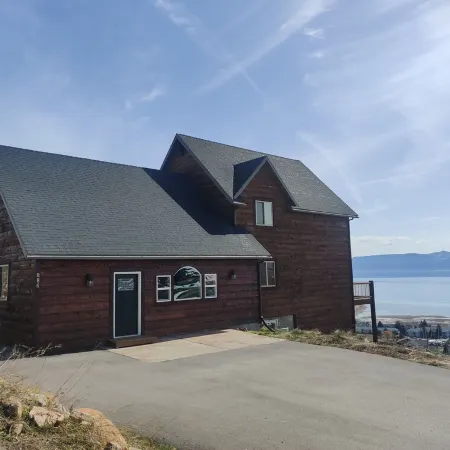 Bear Lake Lookout. Great View, Game Room, Foam Pit, Rock Wall.