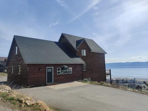 Bear Lake Lookout. Great View, Game Room, Foam Pit, Rock Wall.