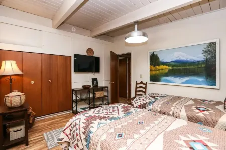 TrackTown 3Br • 3  to Hayward Field & Autzen Stadium Отели в г. Спрингфилд