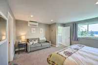 Modern, 4 bedroom / 3.5 bathroom, spacious, kid-friendly, water views