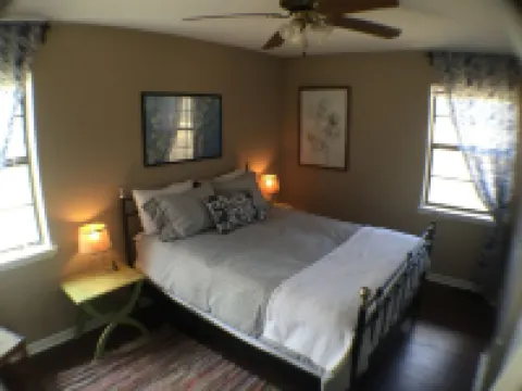 Tranquil Chalet - Nottely Riverfront, Starlink w/ Roku TV, Easy River Access