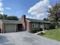 Willow Acres Retreat near outlets, shows and restaurants.