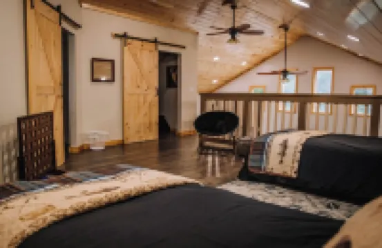 Kasoag Lake lodge-ATV + snowmobile right from your door.Great fishing close by!
