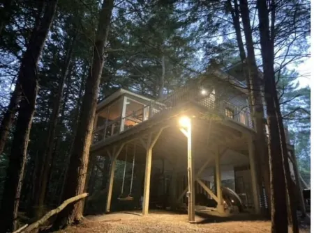 Sugar River Treehouse -relaxing escape among the trees on the serene Sugar River