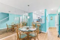 OCEANVIEW Fully Renovated Townhouse ☼ 2 Large Balconies with Outstanding Views!