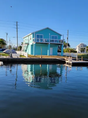 Waterfront Vacation Home with Gulf view- Boaters Paradise