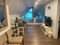 Waterfront retreat; open concept; remodeled; perfect for large families!