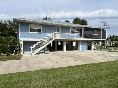 Private Dock and Gulf water access Ozello 3/2 Home with amazing sunrises!