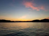 Dale Hollow Lake getaway tucked in the woods, one minute from the lake!