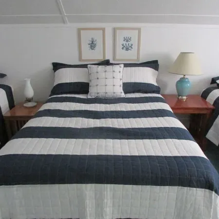 Just steps to the beach, bar, and playground park!