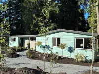 Edmonds Way Get Away - Boutique
