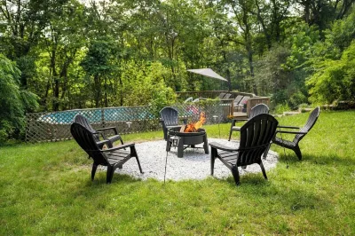 Cozy Retreat w/ Pool, Cinema Room & Fire Pit