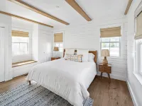 Edgartown Village Home w/ Pool. 4bdrm / 3.5bth Hotels in Edgartown