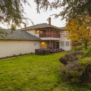 Spacious 5,000+ sq ft house, Close to PDX Airport