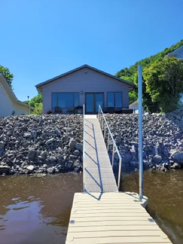 Pool 8 River House , A Couples' Retreat!