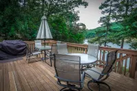 Wonderful Lake Front Home with amazing views and access to the water Hotels in Sugar Camp Township