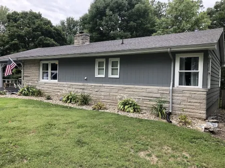 CHARMING NEIGHBORHOOD IN PURDUE'S BACKYARD Отели в г. Уэст-Лафайетт