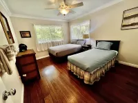 Parklike 4 bedroom AnthuriumHouse, 3+ acres, peaceful, gated, convenient