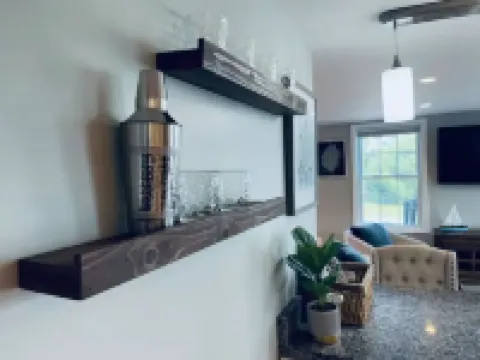 Coastal Cottage - Porch, Grill, Walk to Portsmouth Hotels in Kittery