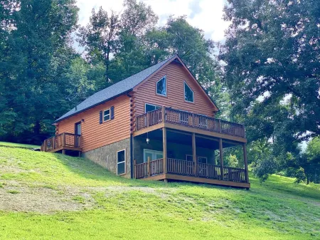 Smoky Hideaway • 2Bed 2Bath Cabin • Near Bike Trail