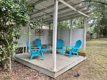 Cozy Kilgore Home in quiet neighborhood