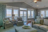 Best Views on the Island! Ocean, Waterfront, Boat Dock, Elevator, Pool, Fish!