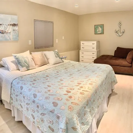 Belmar Shore House by the Sea!  1.5 Blocks to Beach with 6 Badges & Parking