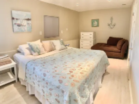 New-Belmar Shore House by the Sea!  1.5 Blocks to Beach with 6 Badges & Parking