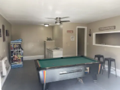 Domehouse Dovertn, Near KY Lake w Event Room, Creek, Pond & 4a Fee Hunting Land.