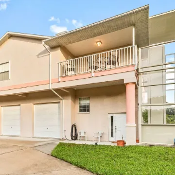 Waterfront home great for family gatherings or weekend getaways! Pet-friendly