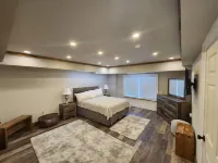 Saratoga house overlooking the lake