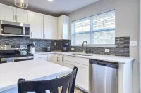 New Condo! Minutes from Sand Springs Golf Course & Wedding/Event Venue