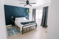 Walkable Downtown Black Mtn Cutie w hot tub + SAUNA -15min to Asheville