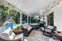 Cozy 4/3, Patio, King Bed, Bunk Room + Water Park!