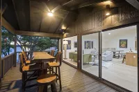 The Armadillo Villa! Hillside Haven with a Panoramic View of the Colorado River Hotels in Marble Falls