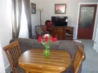 Cypress Row Vacation Suite In Beautiful Bandon, Oregon Hotels in Bandon