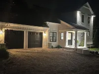 BRAND New 4 BED Luxurious Villa Ocean Views sleeps 12-14 comfortably 아발로니아 랜드 콘서번시, 샌디 포인트 자연보호지역 주변 호텔